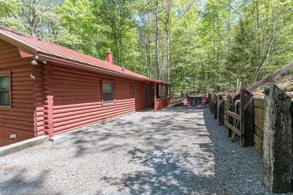 $344,500 | 421 Sleepy Hollow Drive, Murphy, NC 28906