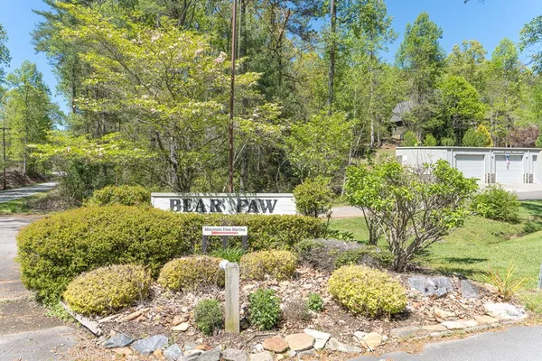 $344,500 | 421 Sleepy Hollow Drive, Murphy, NC 28906