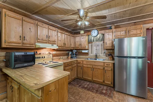 $344,500 | 421 Sleepy Hollow Drive, Murphy, NC 28906