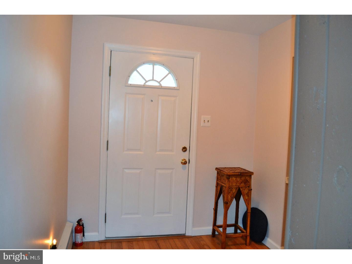 4104 Bridgeboro Road Delran, NJ 08057 - Photo 4 of 25 Foyer
