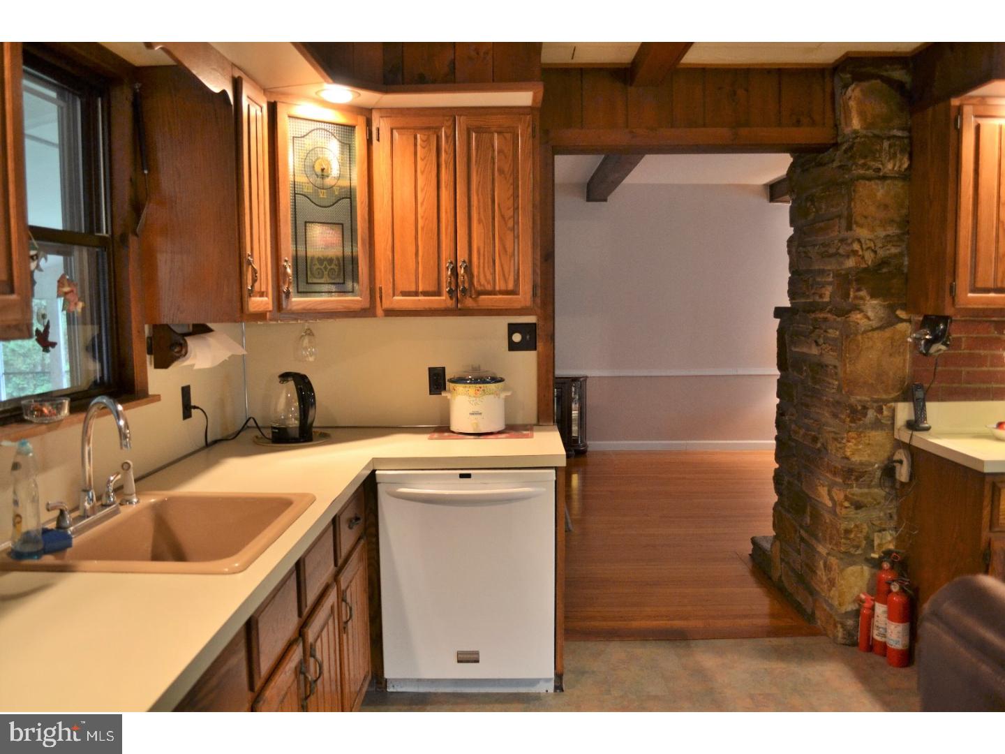 4104 Bridgeboro Road Delran, NJ 08057 - Photo 10 of 25 Kitchen