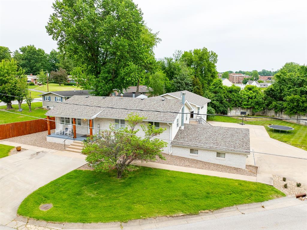 3930 Commanche Avenue Hannibal, MO 63401 - Photo 4 of 56