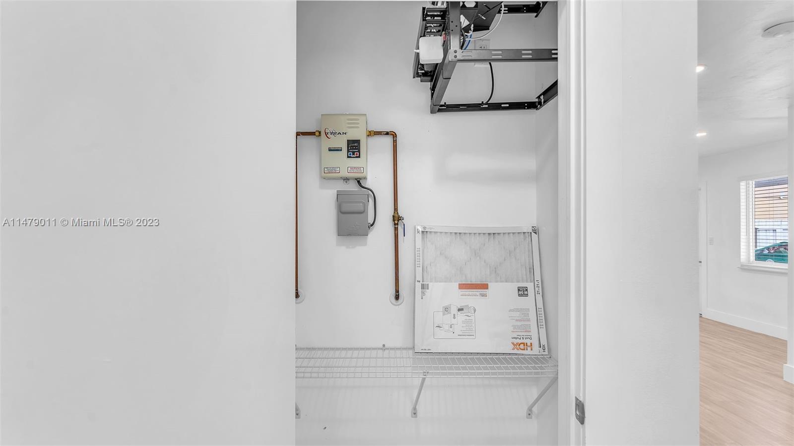 West Flagler Miami, FL 33125 - Photo 27 of 37 view of bathroom with shower