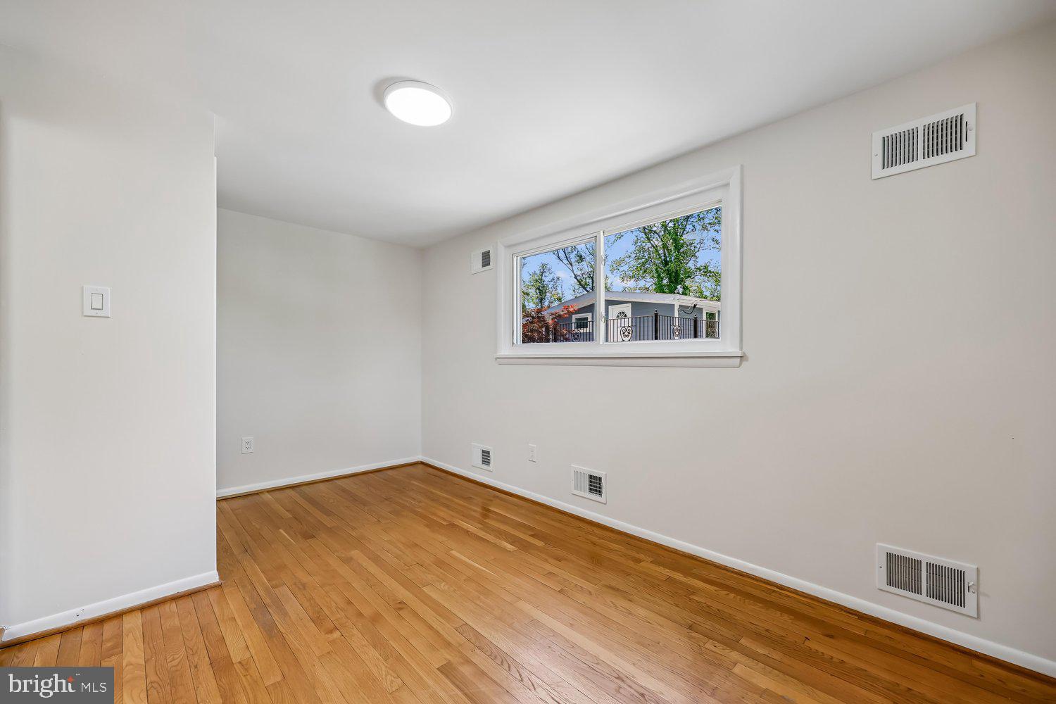 300 Gilsan Court Silver Spring, MD 20902 - Photo 76 of 117 Sitting Area