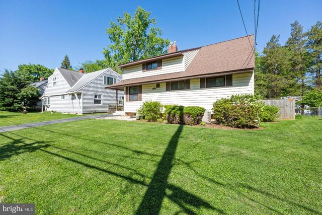 $535,500 | 332 Broadwood Drive, Rockville, MD 20851