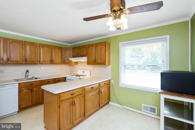 $535,500 | 332 Broadwood Drive, Rockville, MD 20851