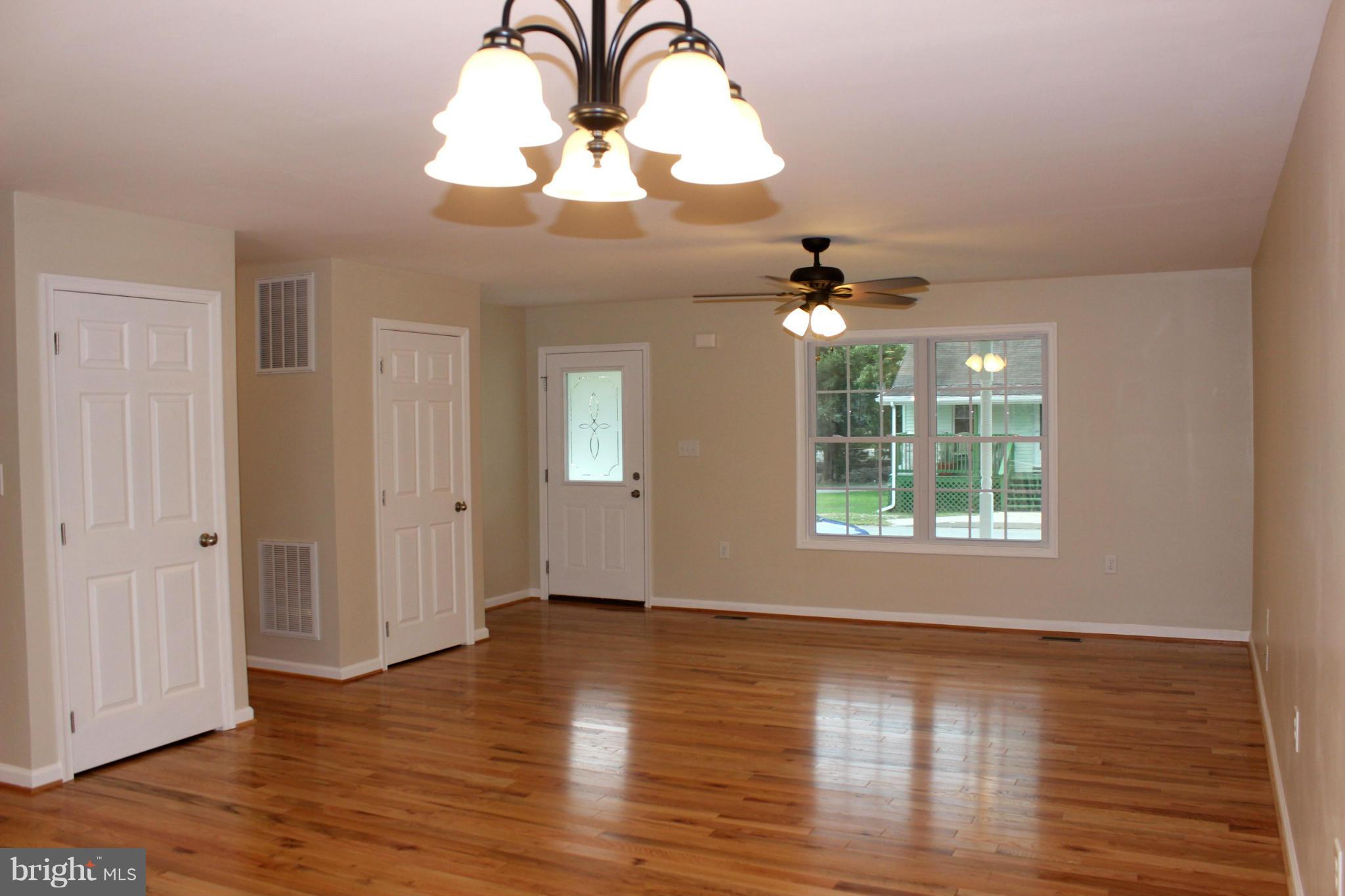 323 East 3rd Avenue Ranson, WV 25438 - Photo 5 of 16 Living Room
