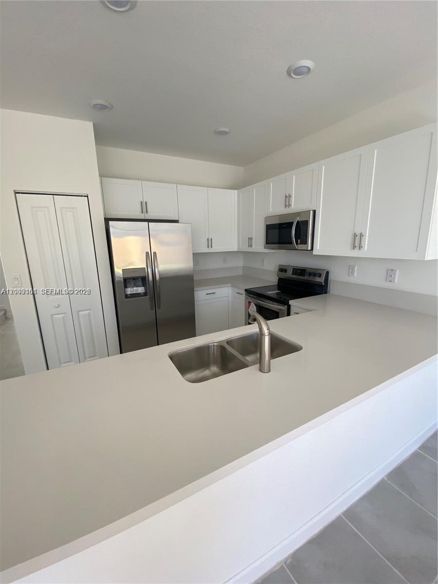 28729 Southwest 132nd Place, Unit 28729 Homestead, FL 33033 - Photo 17 of 30