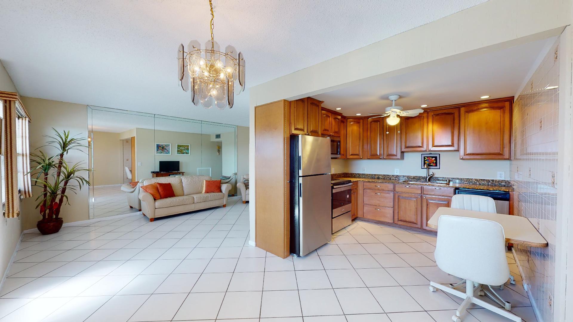 4018 Lincoln A Boca Raton, FL 33434 - Photo 4 of 26 Kitchen/LR/DR