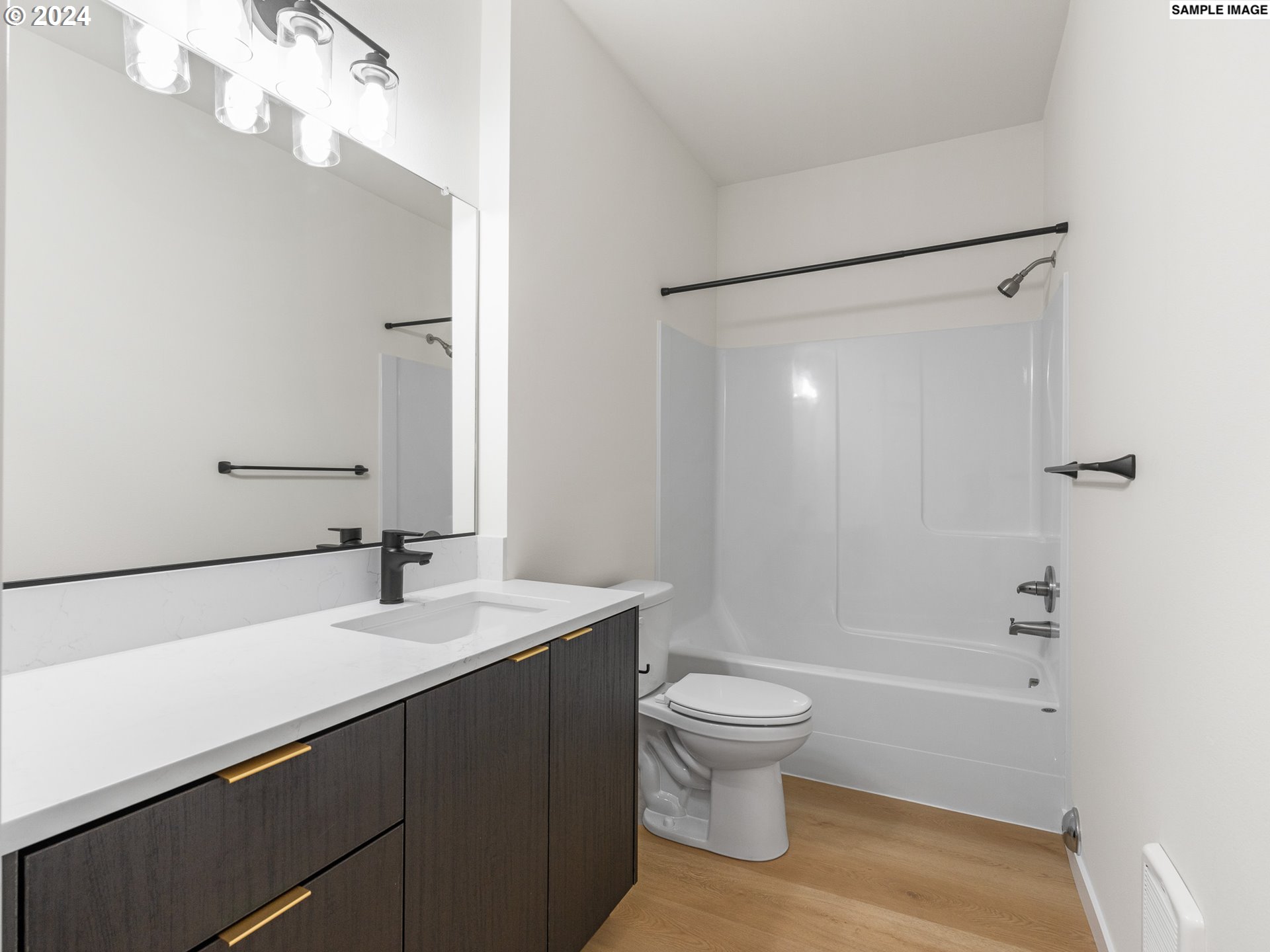 10985 East Burnside Street, Unit 12 Portland, OR 97216 - Photo 5 of 5