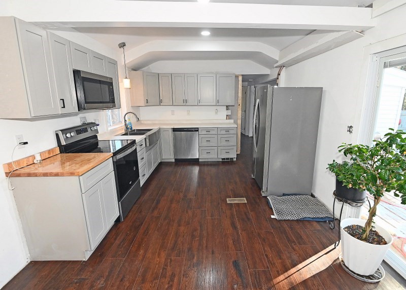 7 Siesta Drive Wareham, MA 02576 - Photo 5 of 12