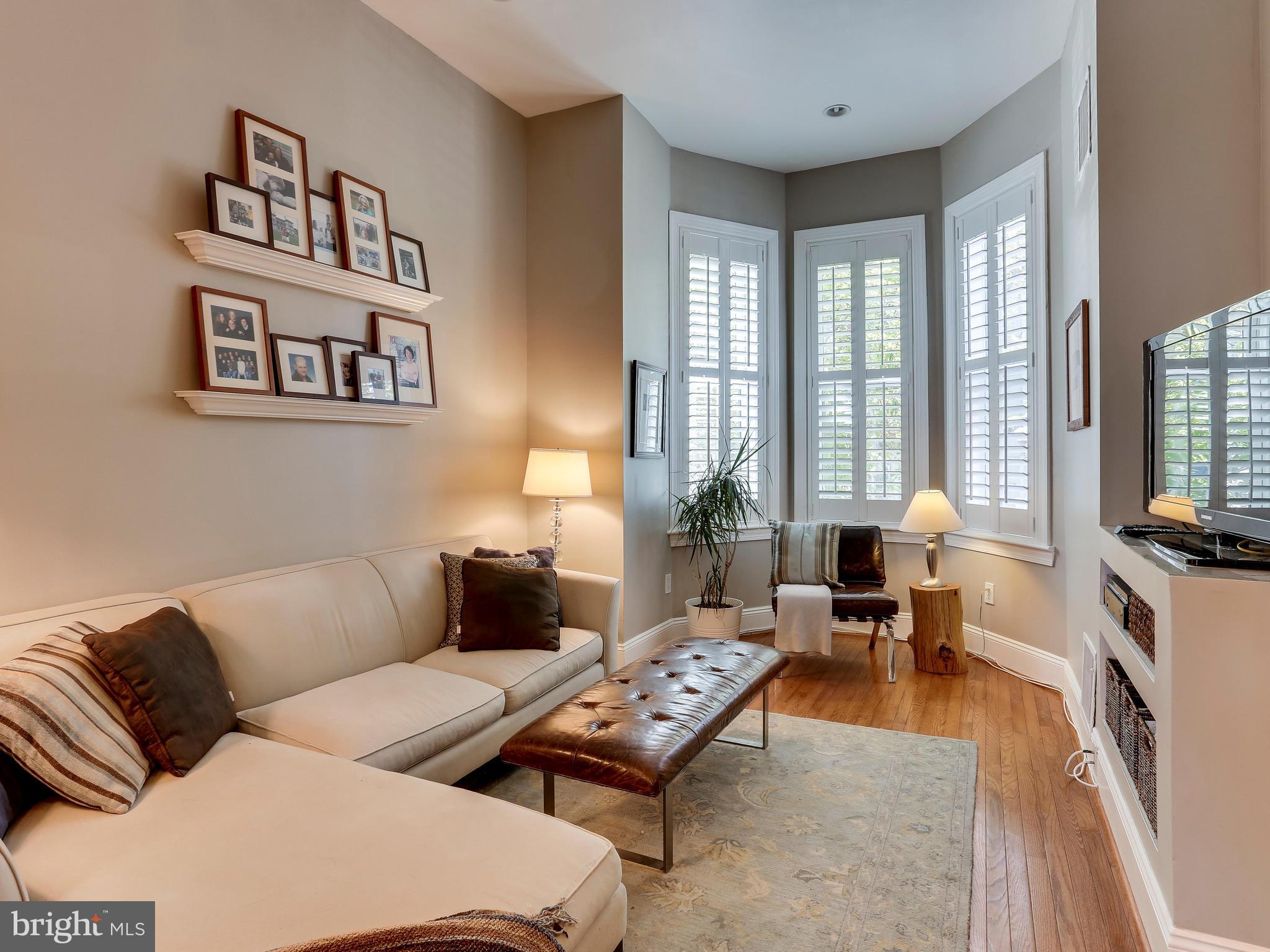 1309 Riggs Street Northwest Washington, DC 20009 - Photo 6 of 30 Living Room
