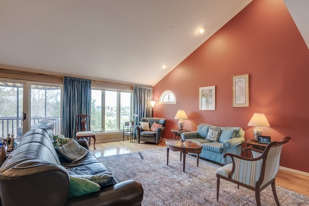 97 Algonquin Road, Unit 97 Newton, MA 02467 - Photo 3 of 36
