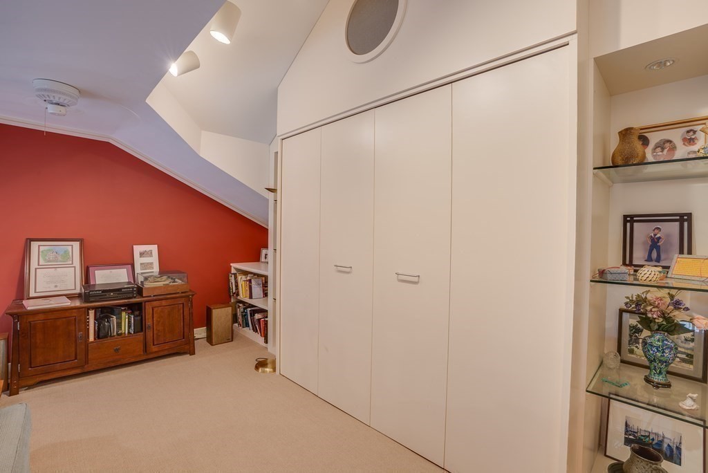 97 Algonquin Road, Unit 97 Newton, MA 02467 - Photo 31 of 36