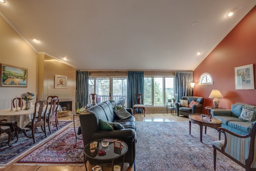 97 Algonquin Road, Unit 97 Newton, MA 02467 - Photo 4 of 36