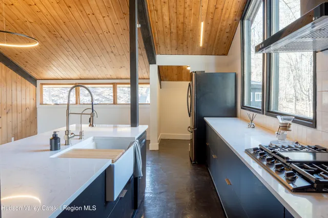 $689,000 | 18 Country Club Lane, Woodstock, NY 12498