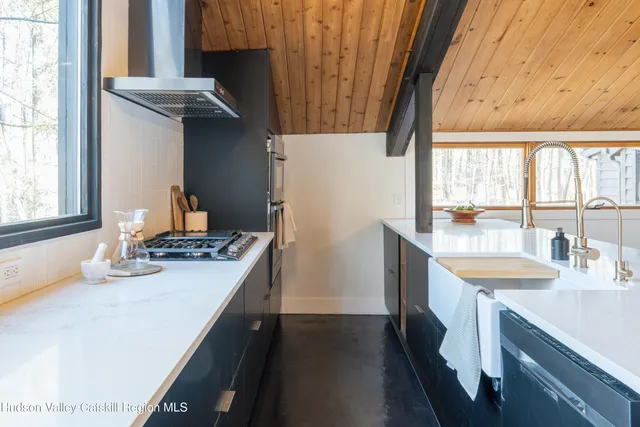 $689,000 | 18 Country Club Lane, Woodstock, NY 12498