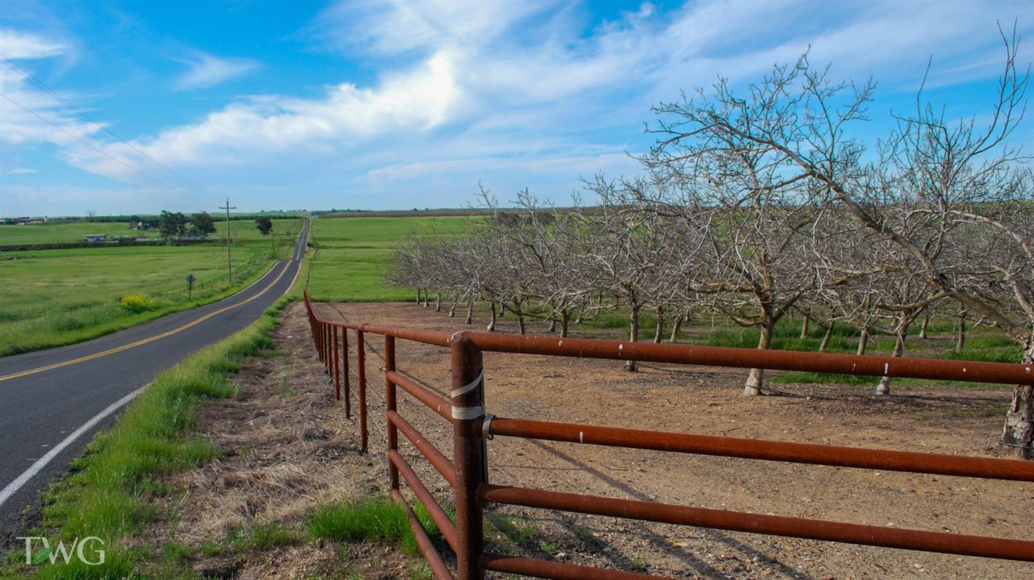 19441 Milton Road Farmington, CA 95230 - Photo 7 of 12