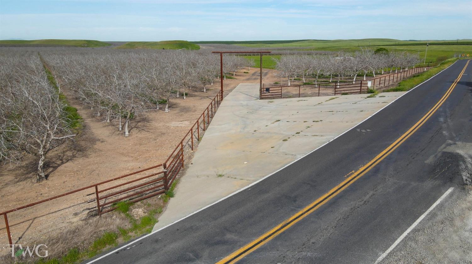 19441 Milton Road Farmington, CA 95230 - Photo 8 of 12