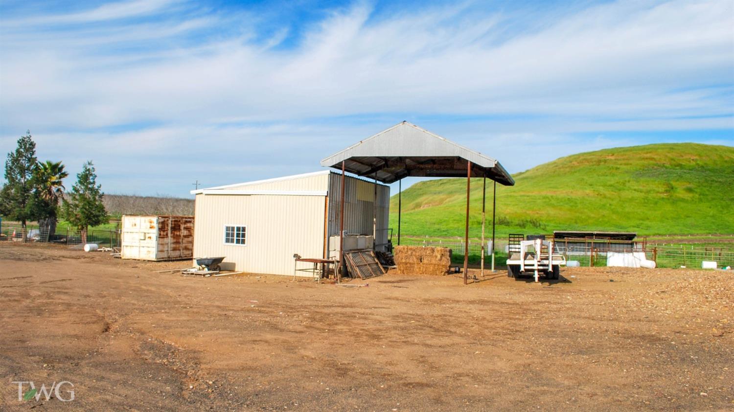 19441 Milton Road Farmington, CA 95230 - Photo 10 of 12