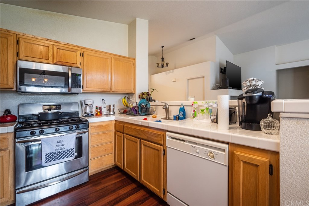 936 Regency Street Perris, CA 92571 - Photo 12 of 25