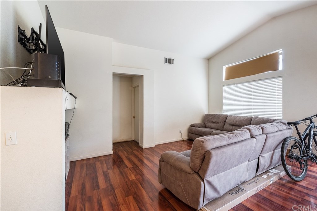 936 Regency Street Perris, CA 92571 - Photo 7 of 25