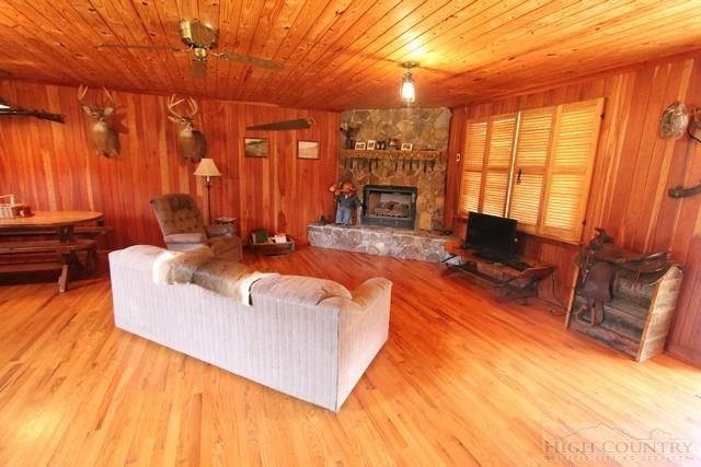 315 Dry Road Sugar Grove, VA 24375 - Photo 3 of 40 Gallery Image 3