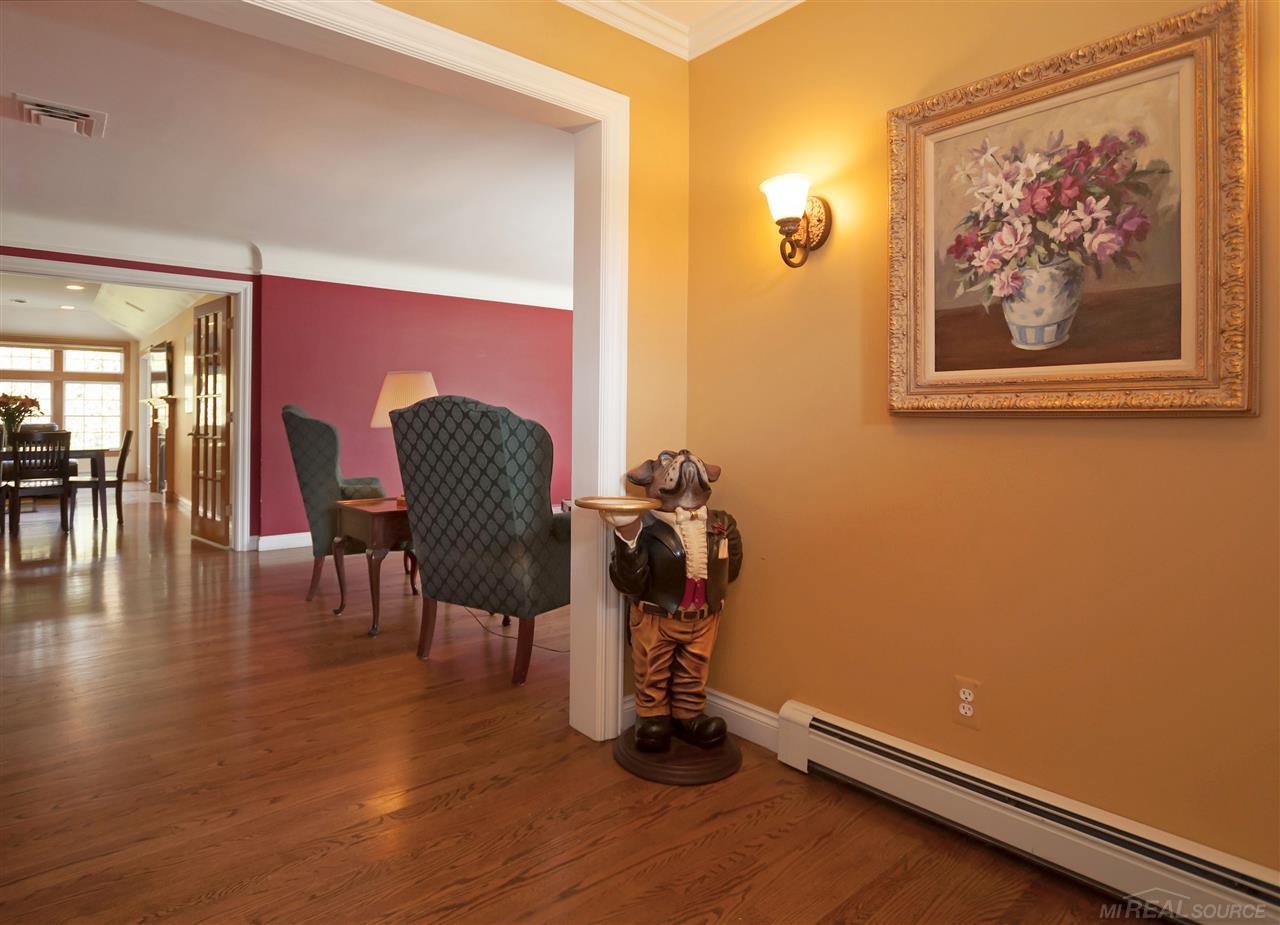 294 Stephens Road Grosse Pointe Farms, MI 48236 - Photo 2 of 42