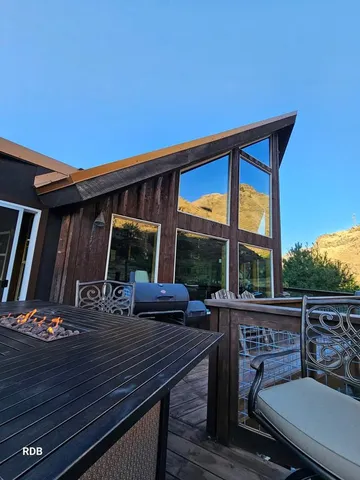 $1,200,000 | 1352 South Main Street, Riggins, ID 83549