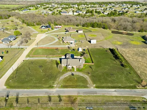 $495,000 | 112 Harli Drive, Trenton, TX 75490