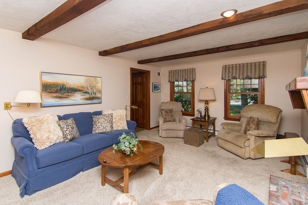 12 Ridge Road Walpole, MA 02081 - Photo 8 of 30 Gallery Image 8