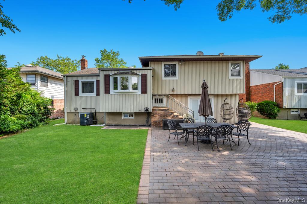 372 Hungry Harbor Road Valley Stream, NY 11581 - Photo 3 of 25