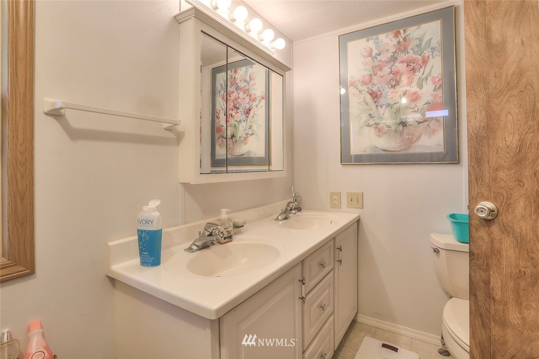 1031 Park Circle Bothell, WA 98021 - Photo 13 of 25