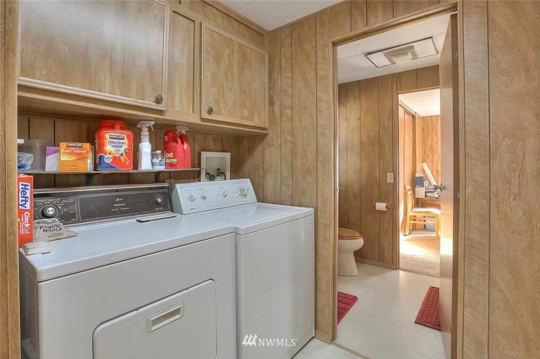 1031 Park Circle Bothell, WA 98021 - Photo 18 of 25