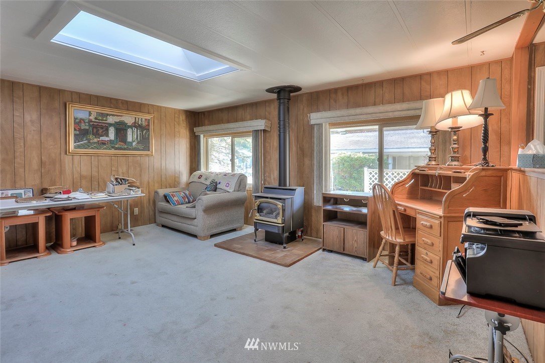 1031 Park Circle Bothell, WA 98021 - Photo 3 of 25