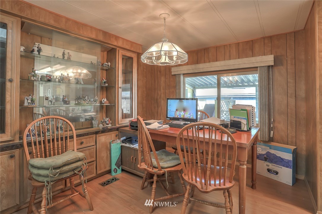 1031 Park Circle Bothell, WA 98021 - Photo 9 of 25
