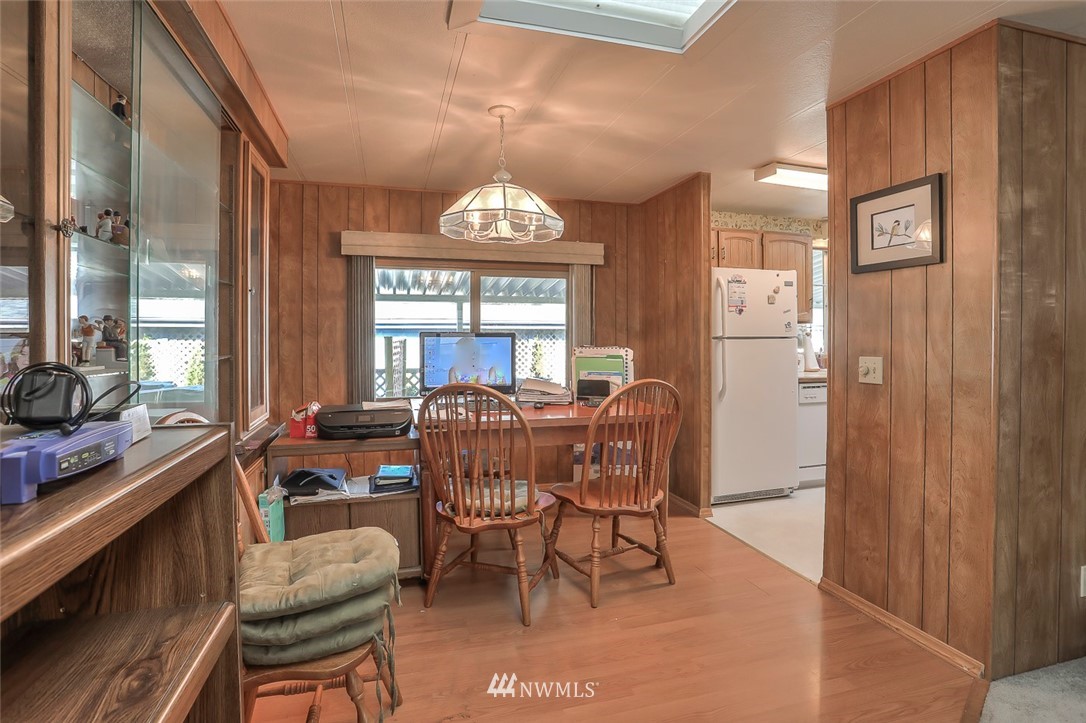 1031 Park Circle Bothell, WA 98021 - Photo 10 of 25