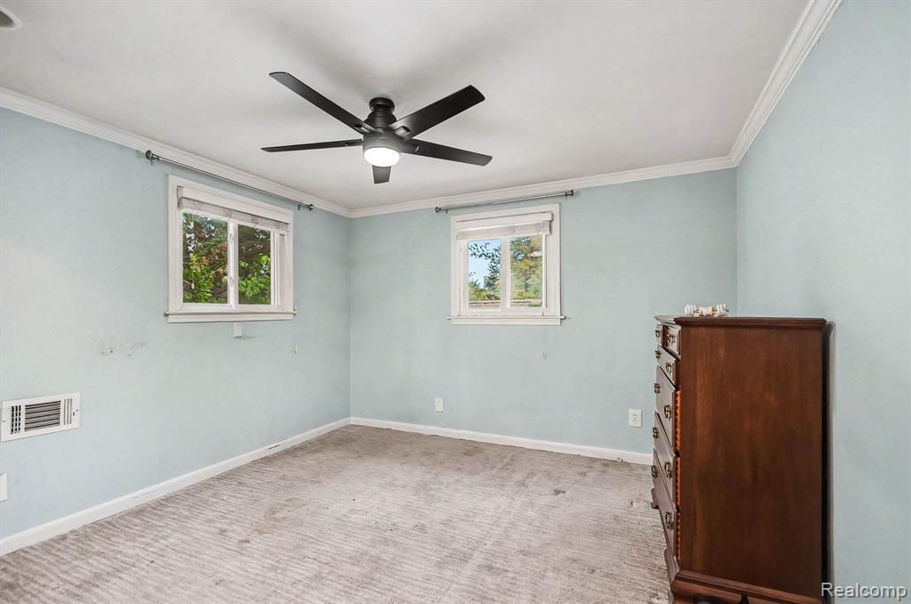 2126 Roslyn Road Grosse Pointe, MI 48236 - Photo 11 of 25