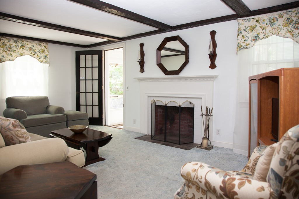 135 Longfellow Road Waltham, MA 02453 - Photo 4 of 17 Gallery Image 4