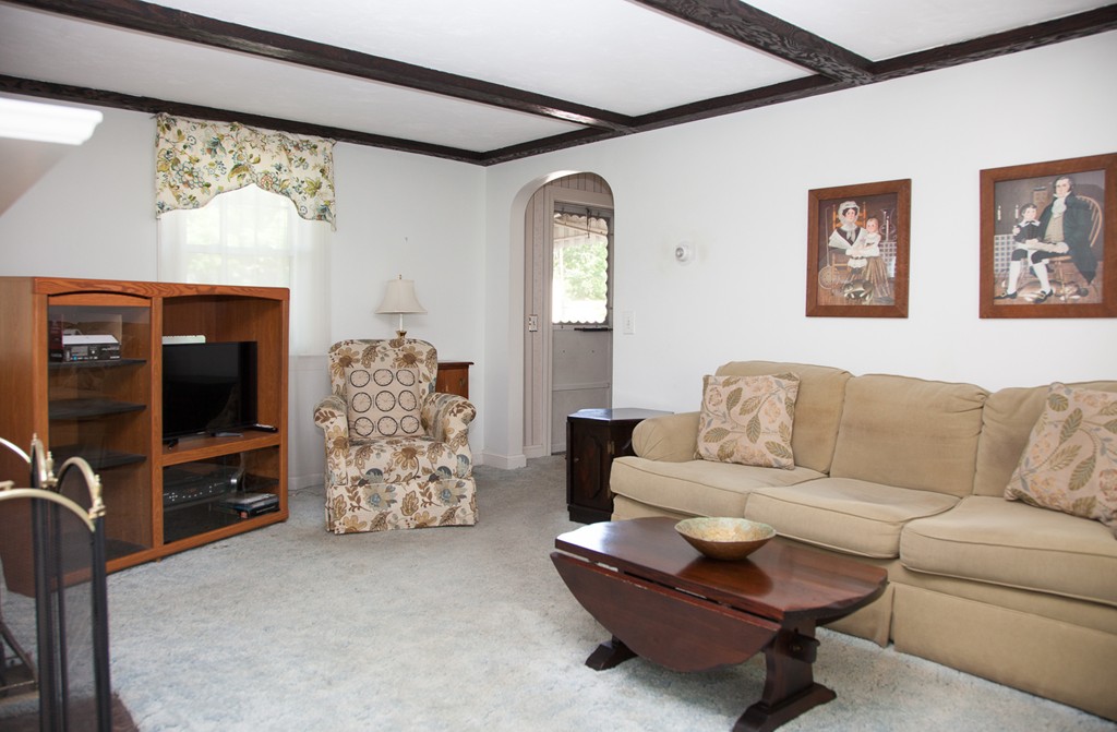 135 Longfellow Road Waltham, MA 02453 - Photo 5 of 17 Gallery Image 5