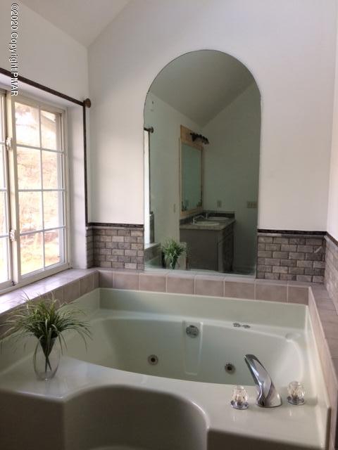 2108 Estates Drive Blakeslee, PA 18610 - Photo 12 of 21 IMG_2587