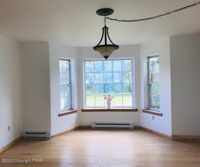 2108 Estates Drive Blakeslee, PA 18610 - Photo 8 of 21 livingroom