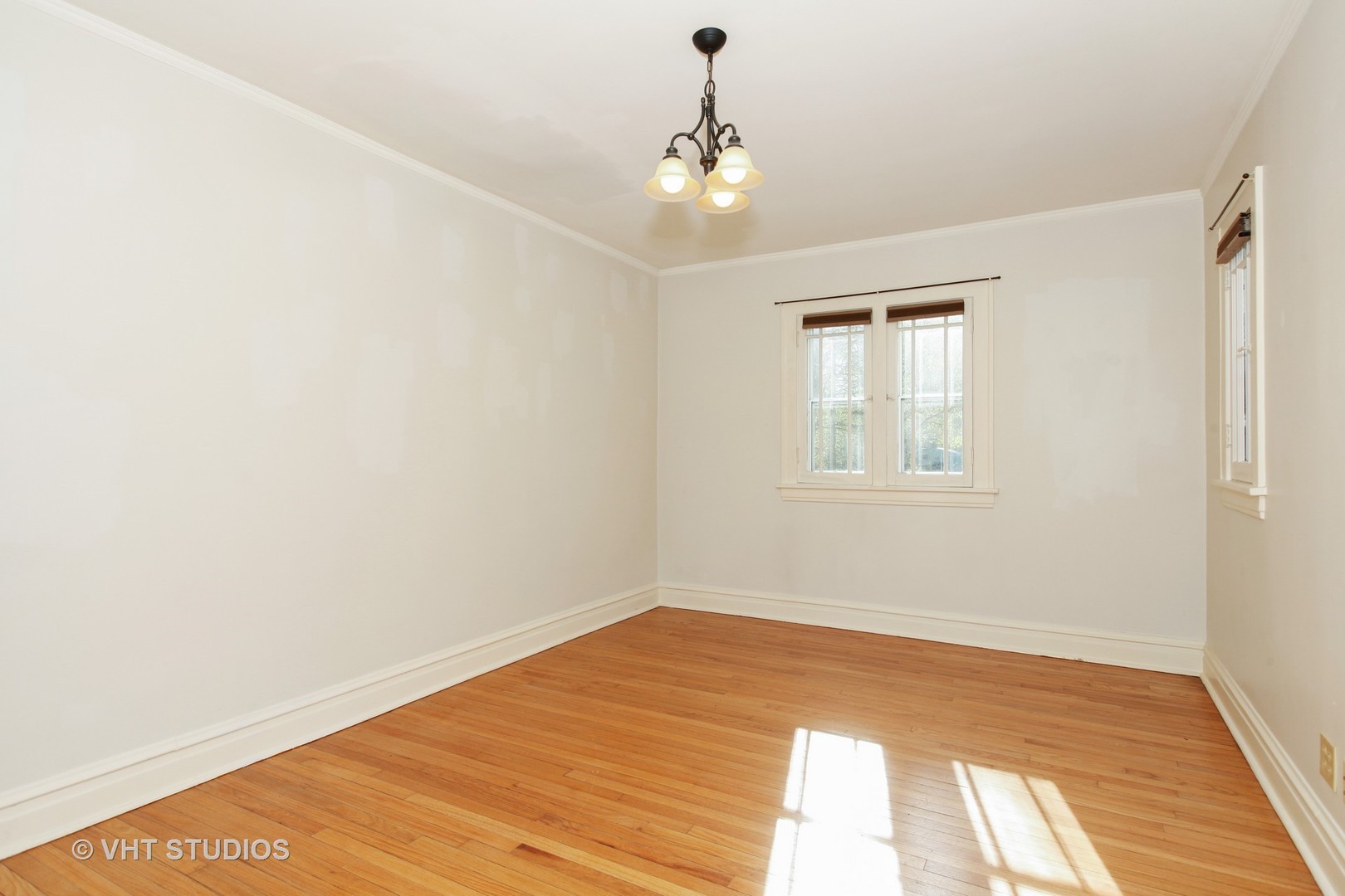27W328 Roosevelt Road Winfield, IL 60190 - Photo 13 of 24 Gallery Image 13