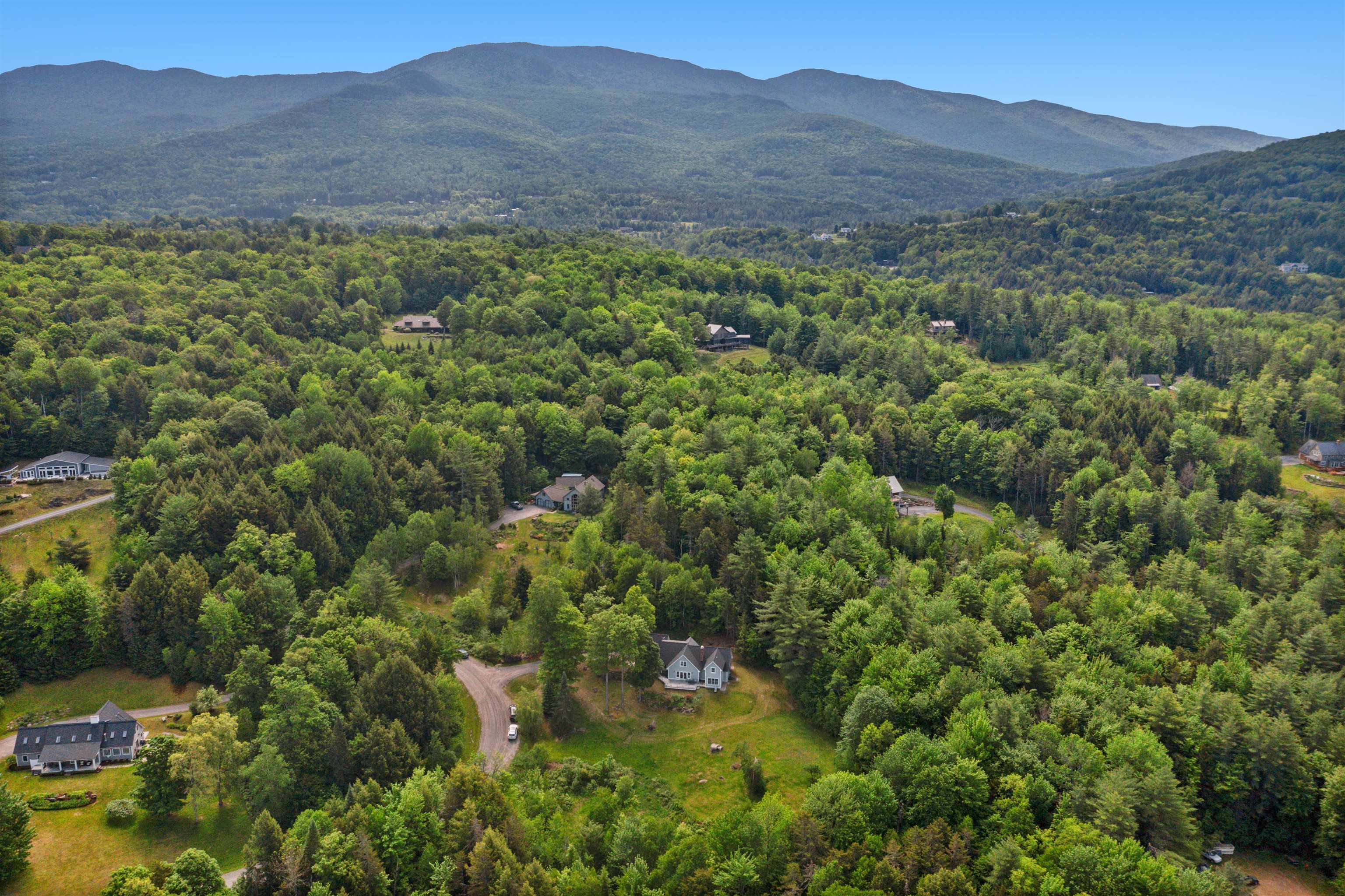 372 Old Farm Road Stowe, VT 05672 - Photo 4 of 40