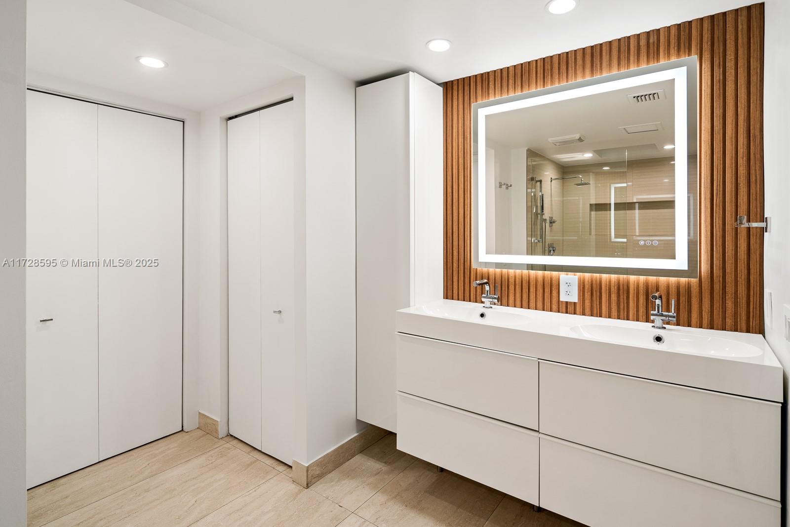 141 Crandon Boulevard, Unit 229 Key Biscayne, FL 33149 - Photo 14 of 30 an entryway with wooden floor and a window