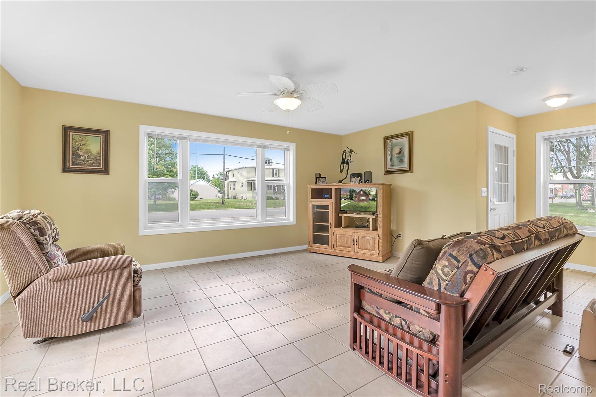 710 Monroe Street Carleton, MI 48117 - Photo 8 of 30 8