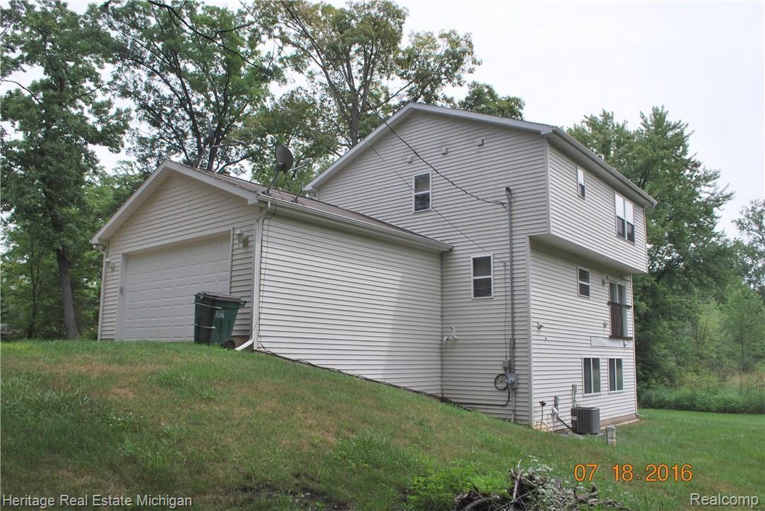 3700 Gregory Road Gregory, MI 48137 - Photo 8 of 43 DSC_0023.JPG