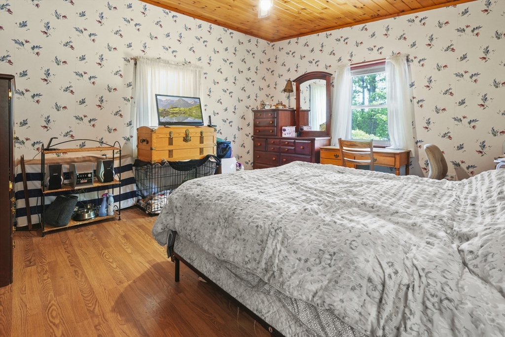 150 Townsend Harbor Road Lunenburg, MA 01462 - Photo 17 of 27 Gallery Image 17