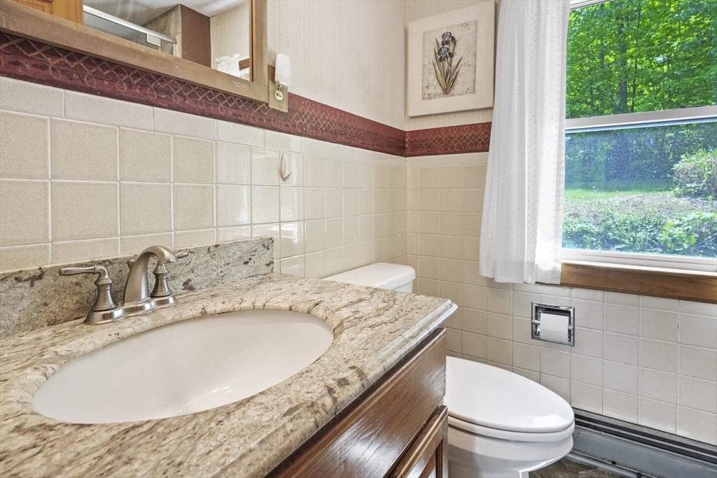 150 Townsend Harbor Road Lunenburg, MA 01462 - Photo 20 of 27 Gallery Image 20