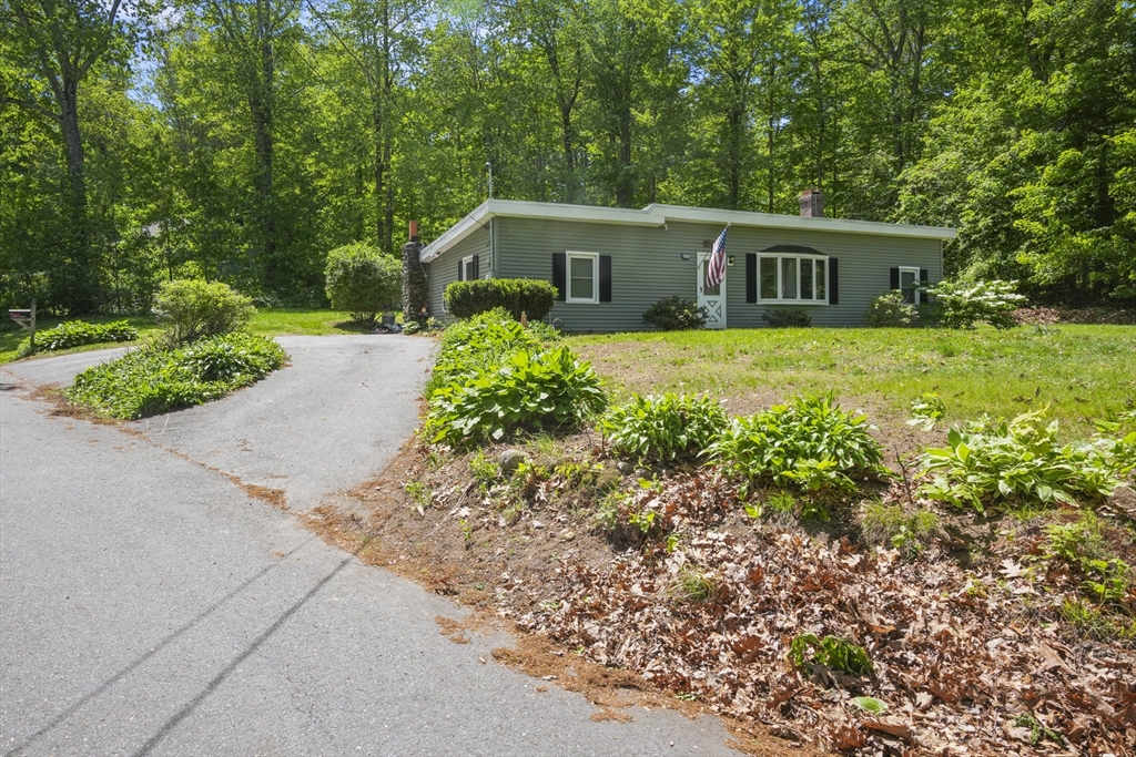 150 Townsend Harbor Road Lunenburg, MA 01462 - Photo 2 of 27 Gallery Image 2